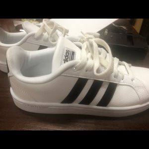 Size 7 1/2 women’s adidas